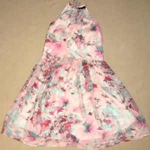 Floral dress with cutout size 5